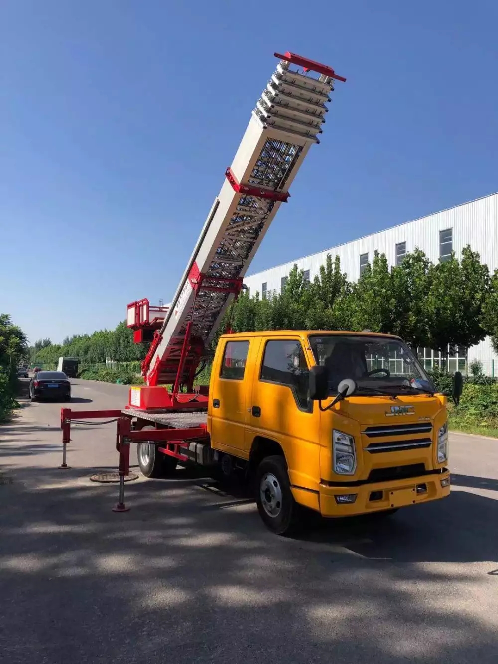 毛阳镇附近的云梯车出租服务：轻松解决高空作业需求