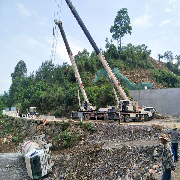 毛阳镇汽车掉沟里叫吊车救援要多少钱