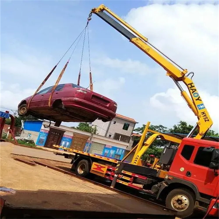 毛阳镇吊车吊汽车的正确方法